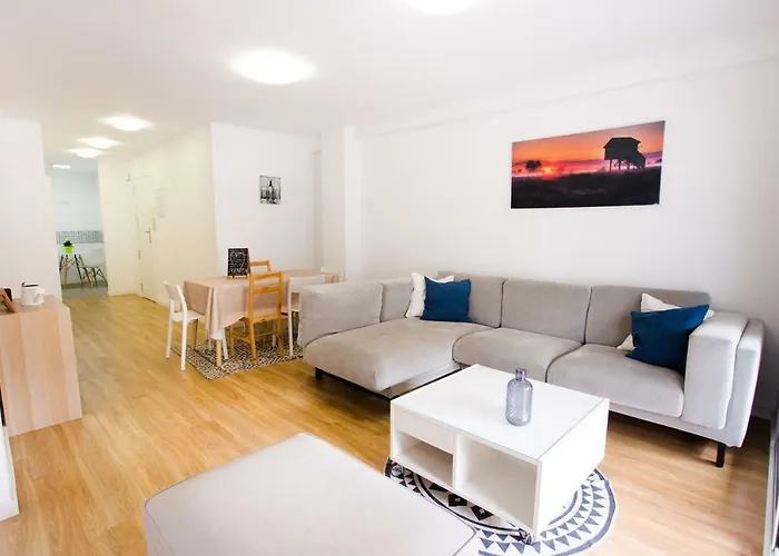 Enviable Location At Port - Walk To Marineta Casiana Apartman