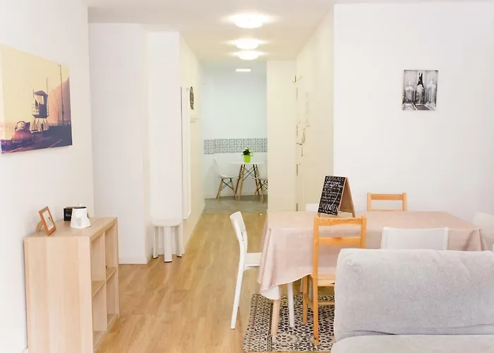 Apartman Enviable Location At Port - Walk To Marineta Casiana