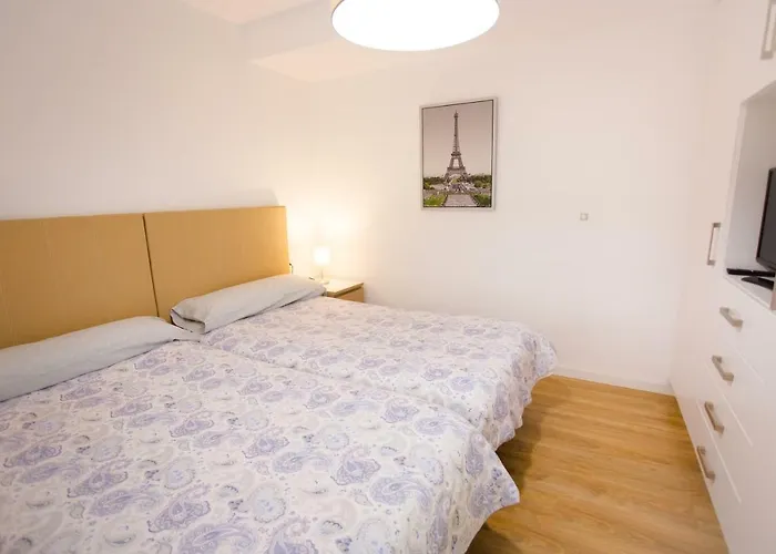 Enviable Location At Port - Walk To Marineta Casiana Apartman