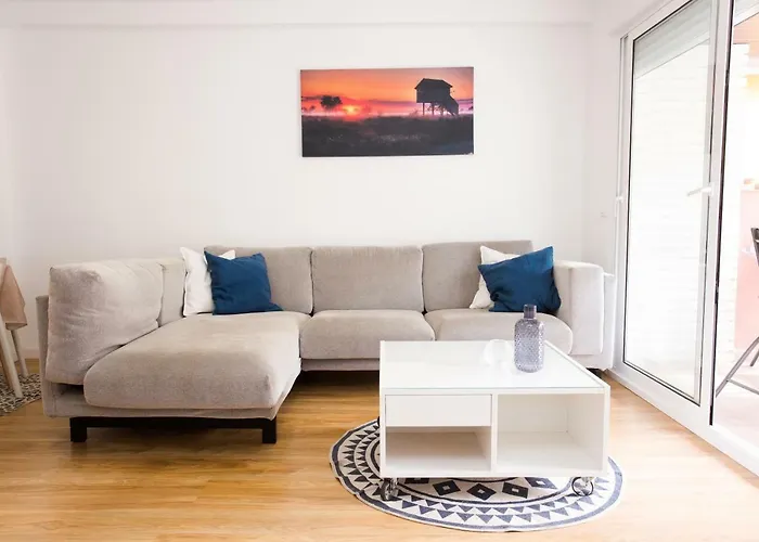 Enviable Location At Port - Walk To Marineta Casiana Apartman